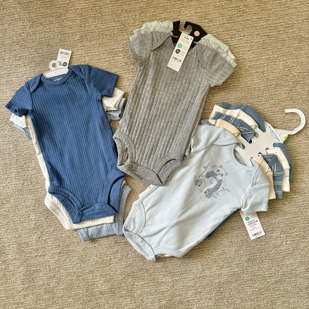 Carter’s | 0-3 months NWT onesies